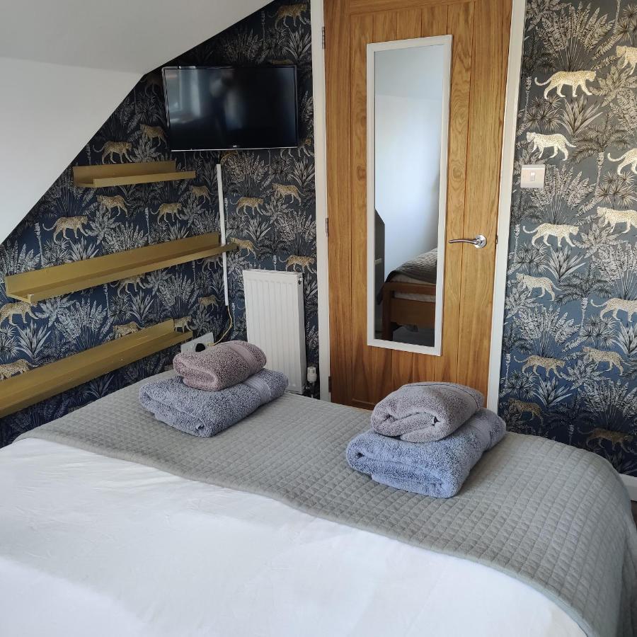 Delightful & Picturesque Modern Detached Apartment, Next To Chester Zoo, Near Park And Ride To City Centre Kültér fotó