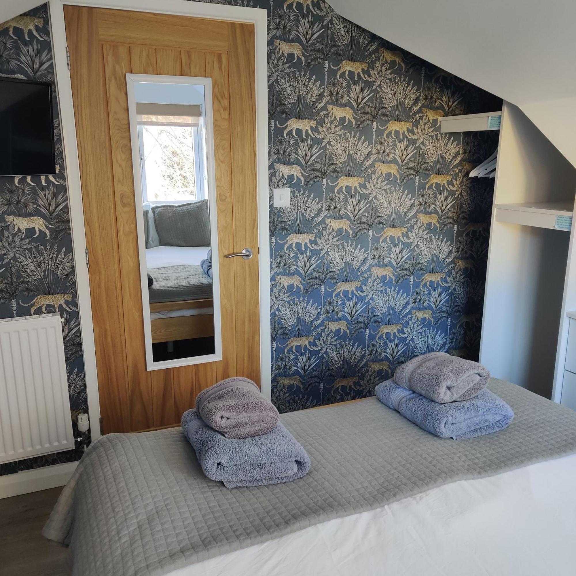 Delightful & Picturesque Modern Detached Apartment, Next To Chester Zoo, Near Park And Ride To City Centre Kültér fotó